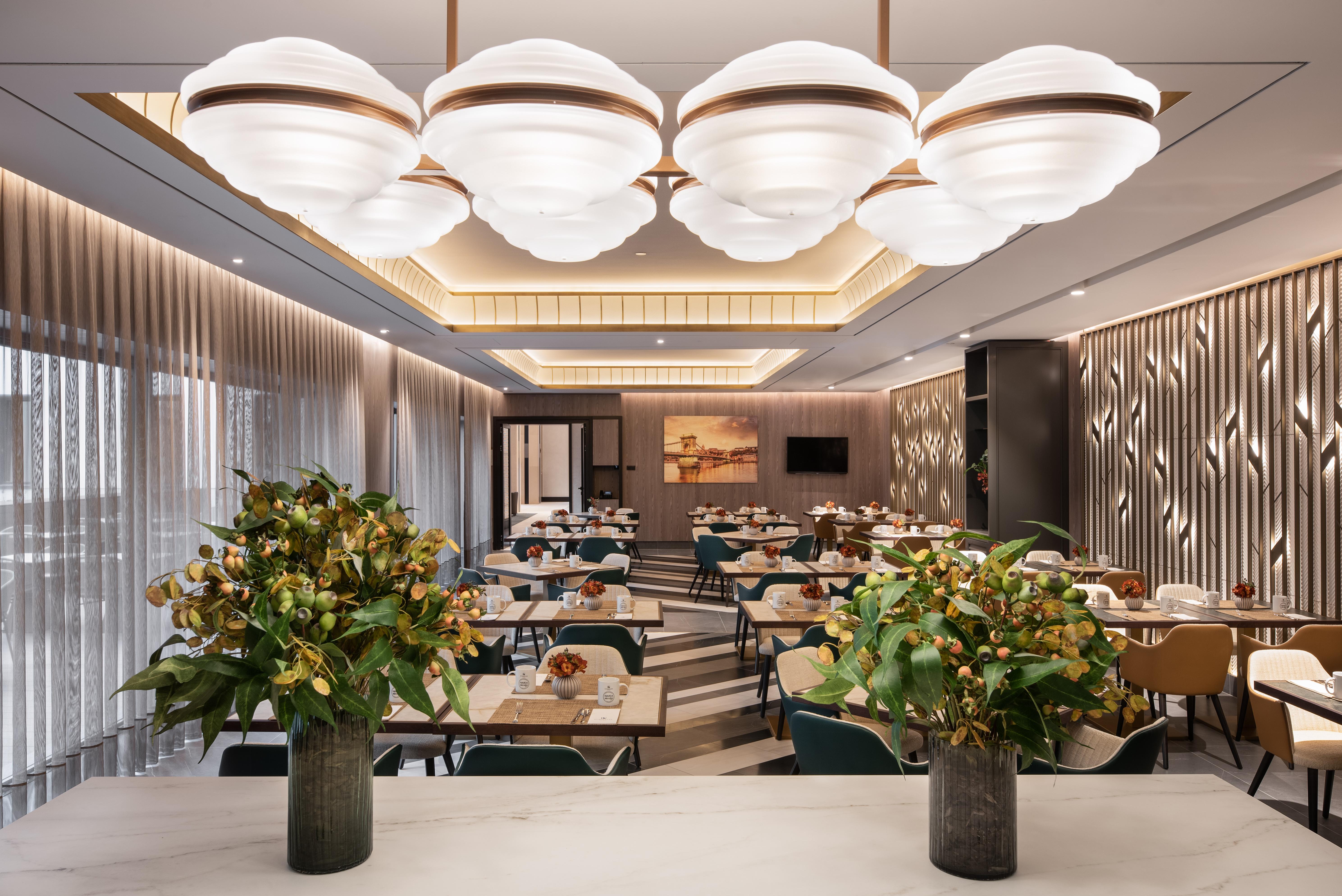 Eurostars Ambassador Hotell