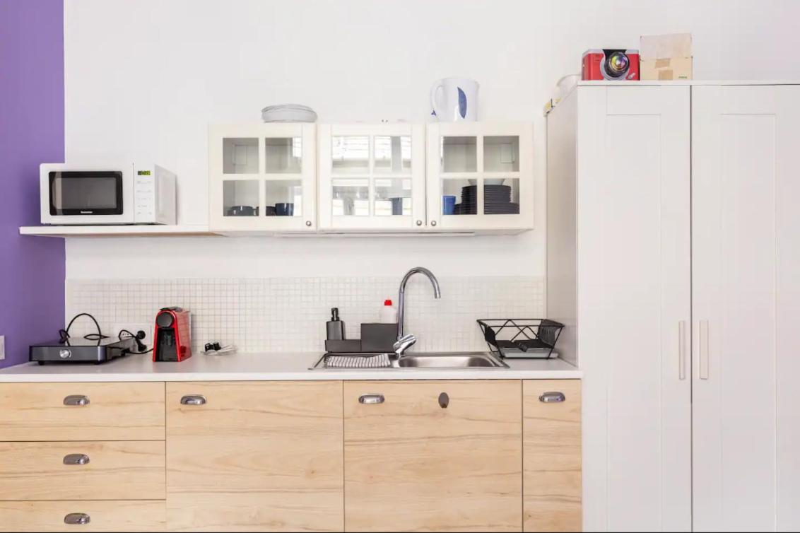 Stylish Purple In Heart Of Apartman Budapest