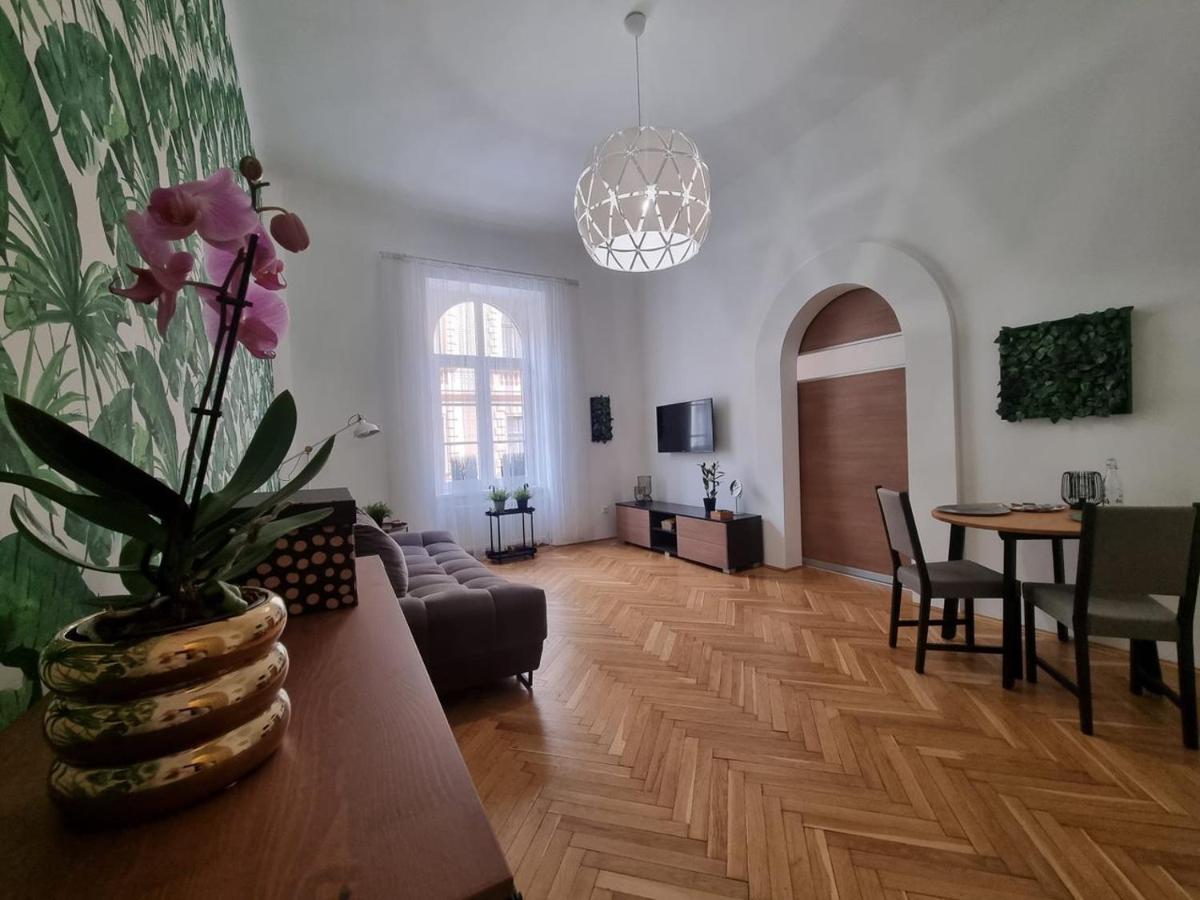 Bajnok Property * Budapest