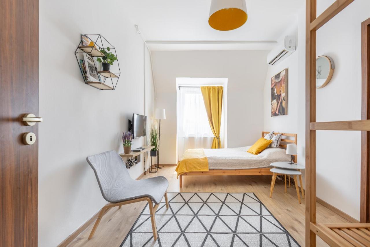 P34 Pannonia Appartement *