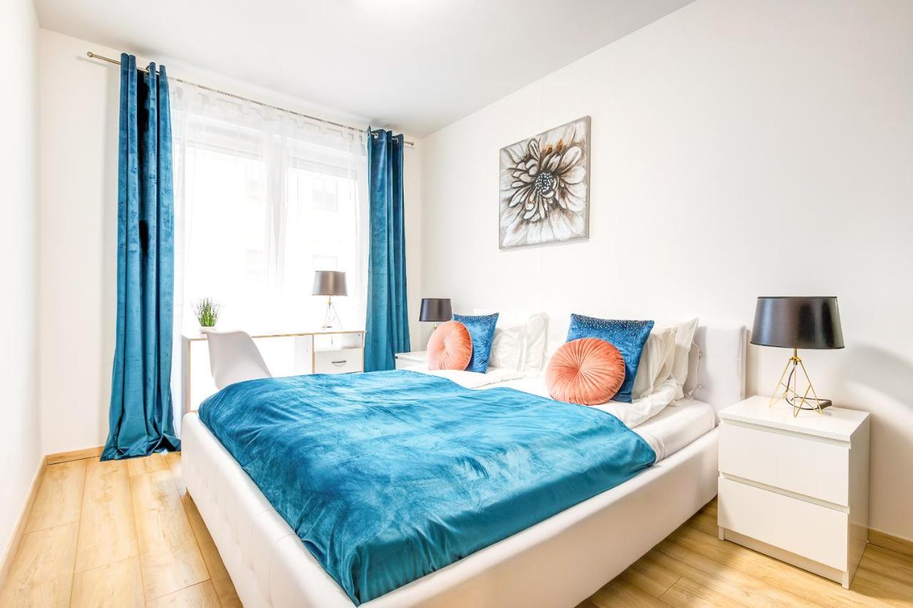 Modern With Free Garage And Balcony In The Downtown