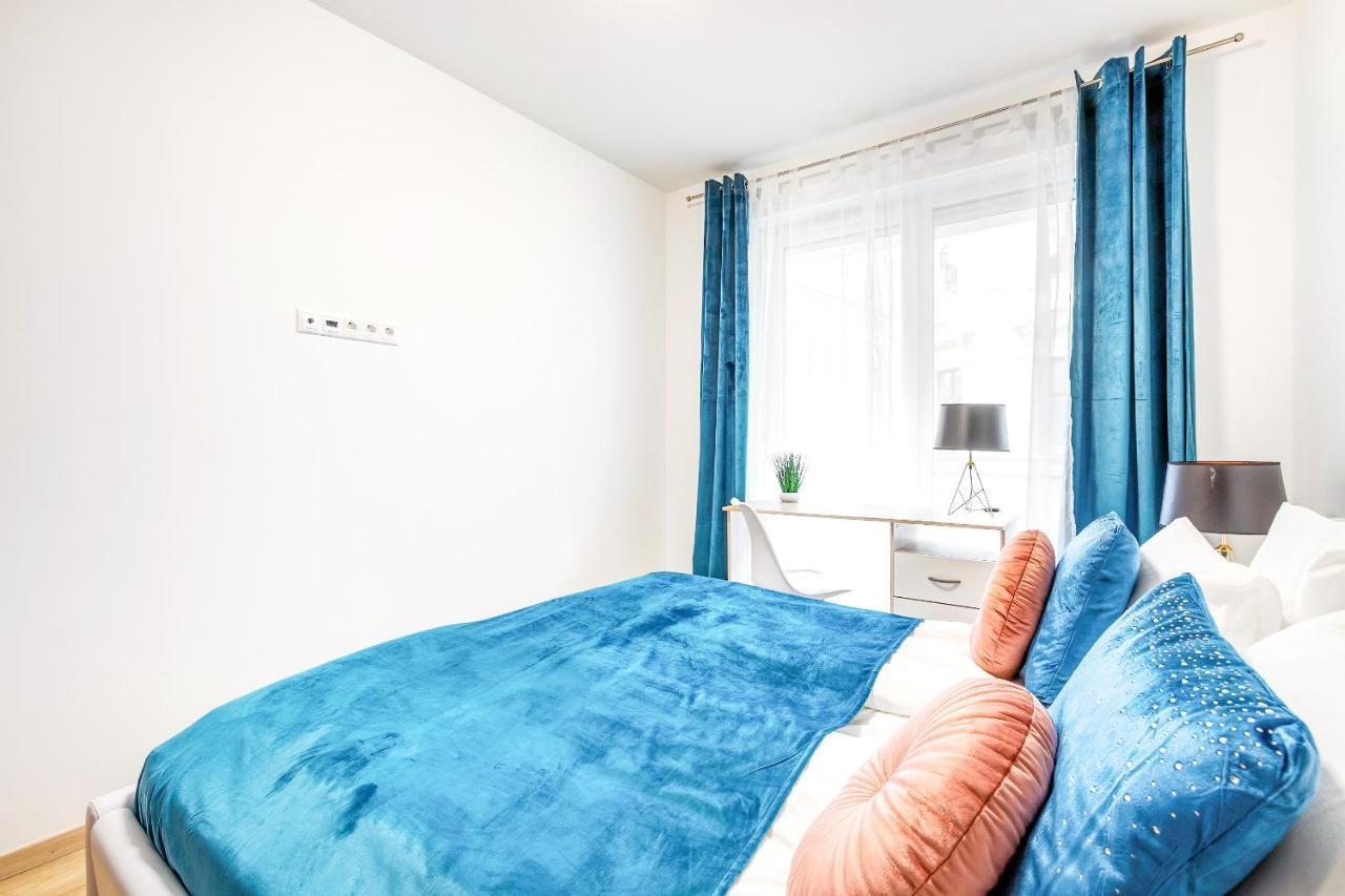 Modern With Free Garage And Balcony In The Downtown Appartamento