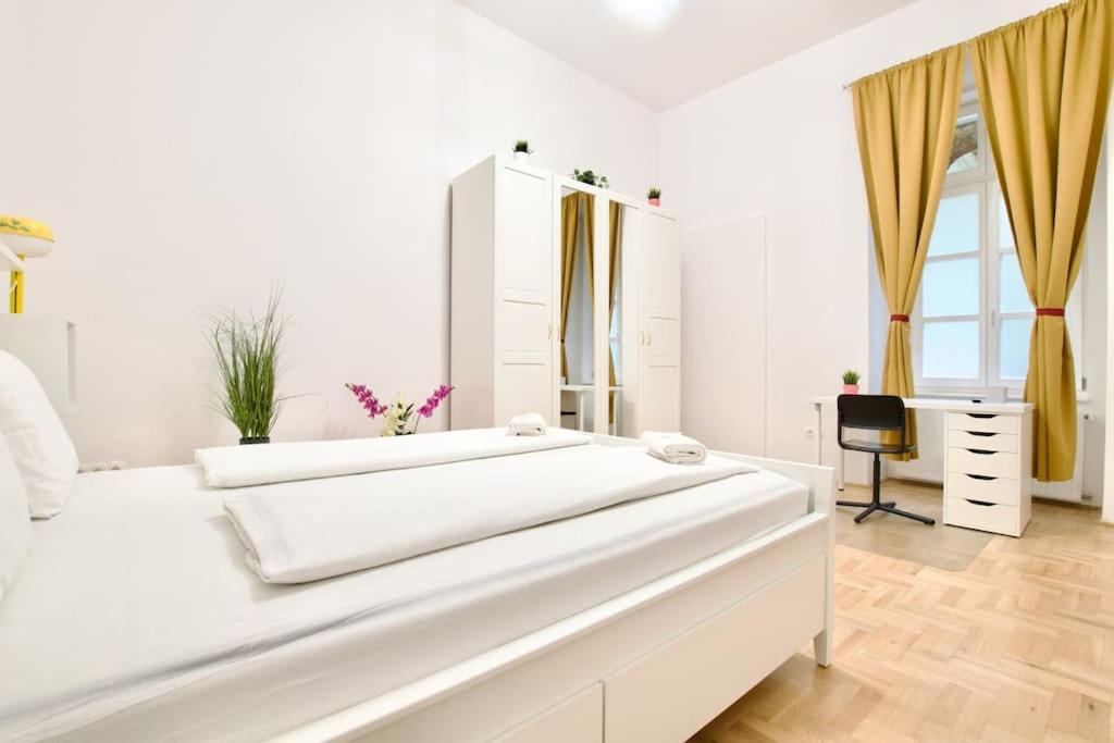 Standard By Hi5 - Muzeum 5 Apartment Budapest