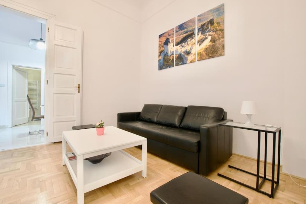 Standard By Hi5 - Muzeum 5 * Budapest