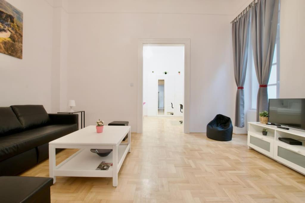 Standard By Hi5 - Muzeum 5 Budapest