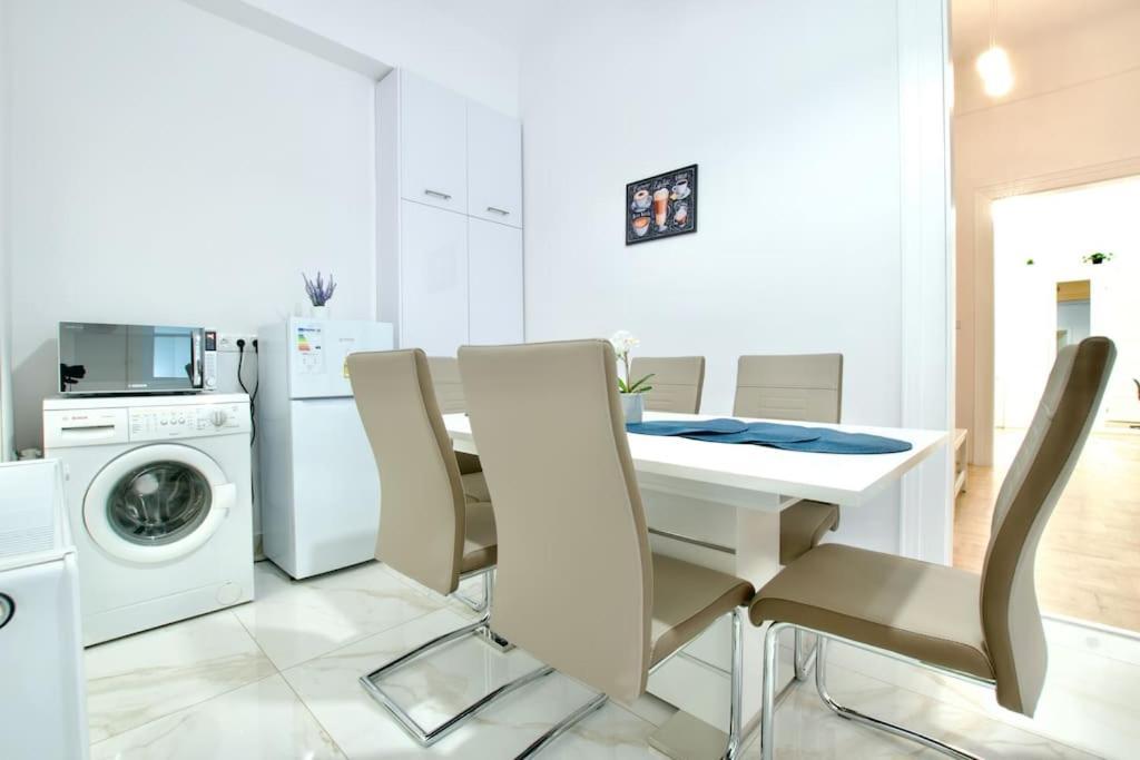 Standard By Hi5 - Muzeum 5 Apartment Budapest