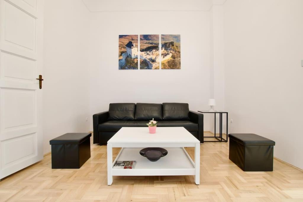 Standard By Hi5 - Muzeum 5 Apartment