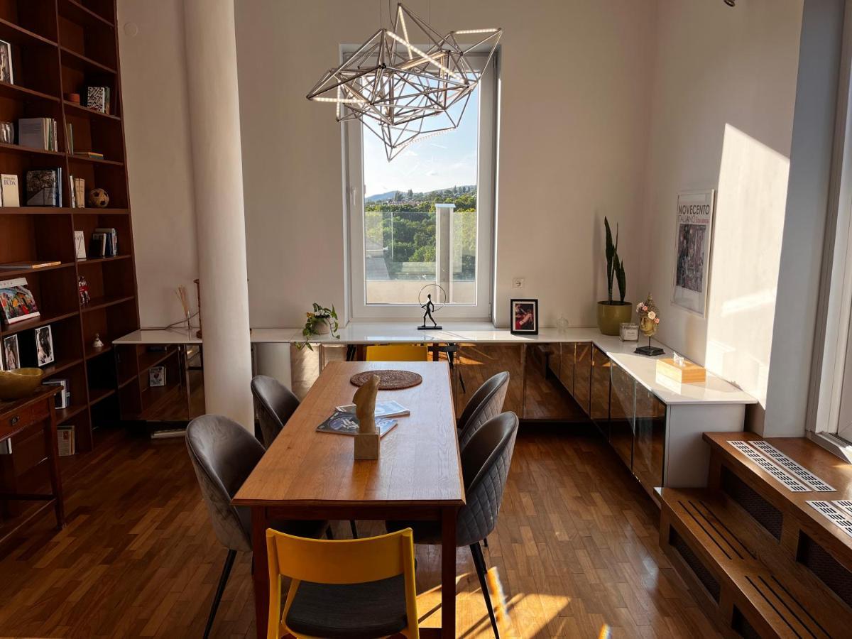 Luxury Penthouse With Giga Terrace In Buda Center Appartement *