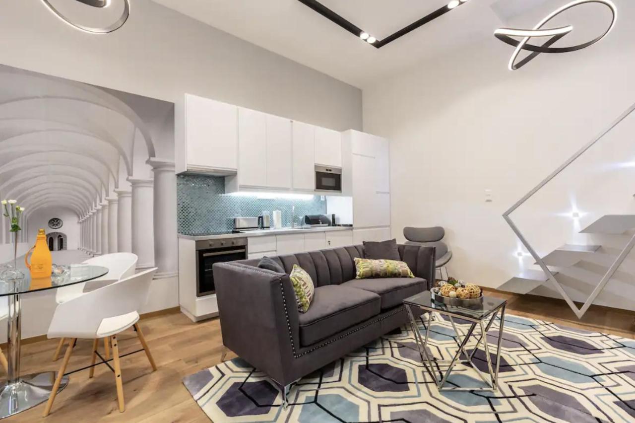 Premium By Hi5-king Street's Luxury