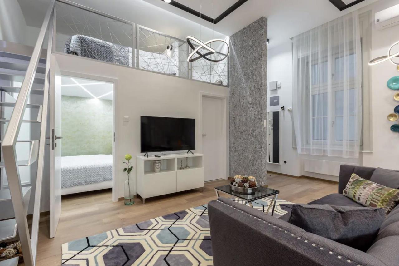 Premium By Hi5-king Street's Luxury