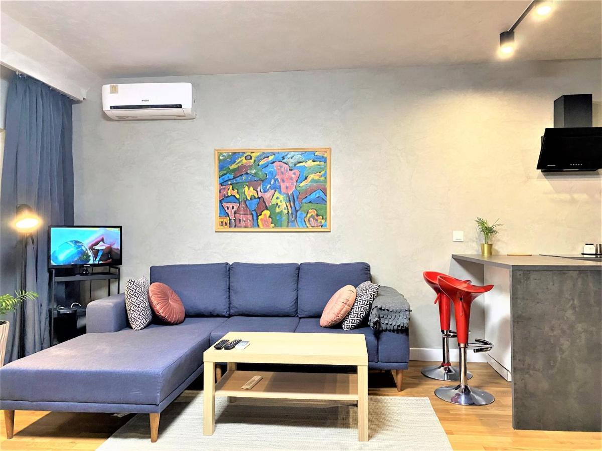 Danube View Artapartment With Balcony Apartment