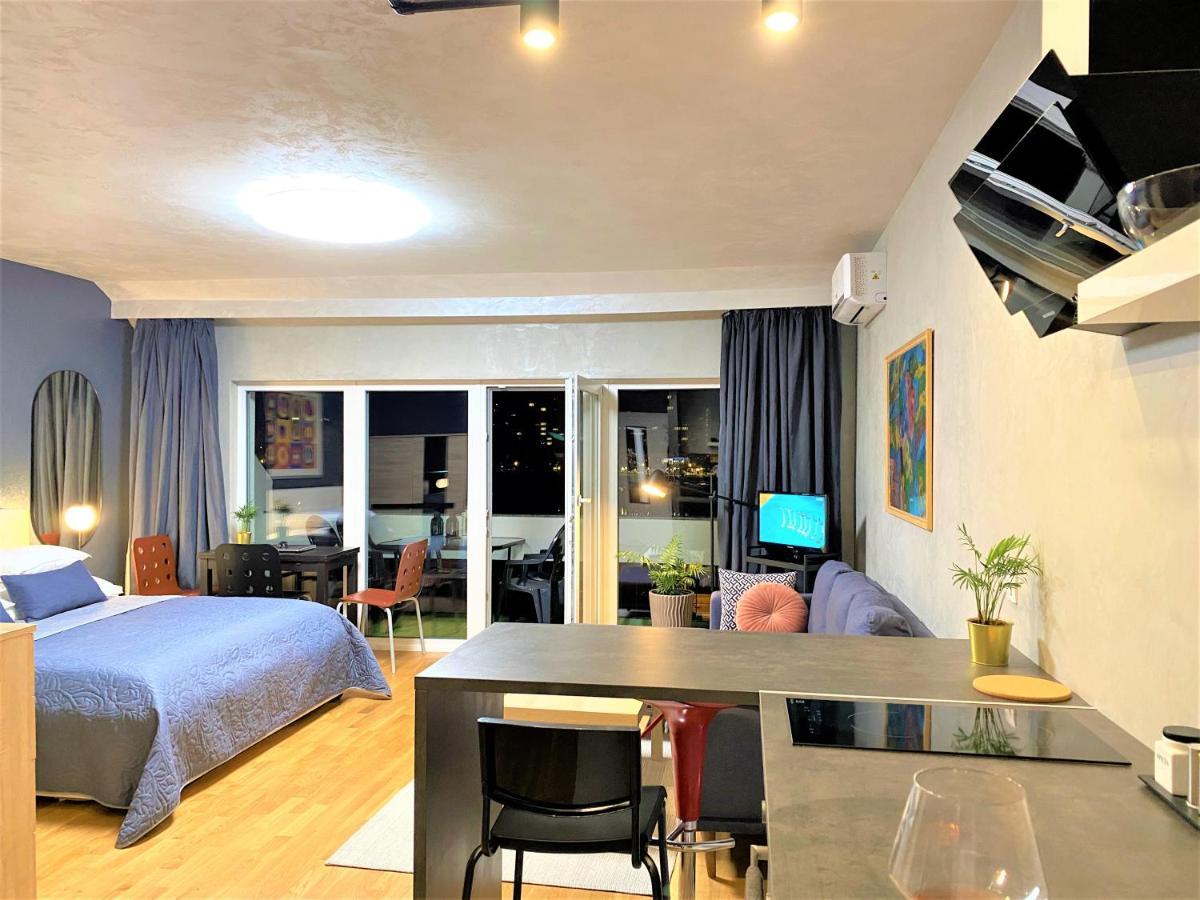 Danube View Artapartment With Balcony Apartment