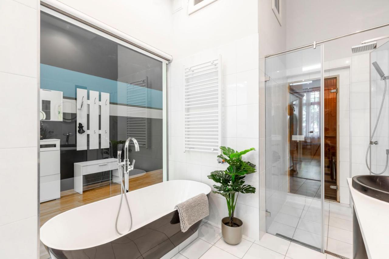 Luxurious & Spacious Downtown In Liszt Ferenc Square Apartment Budapest