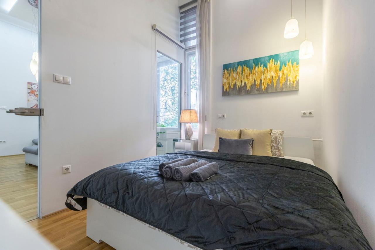 Apartment Luxurious & Spacious Downtown In Liszt Ferenc Square *