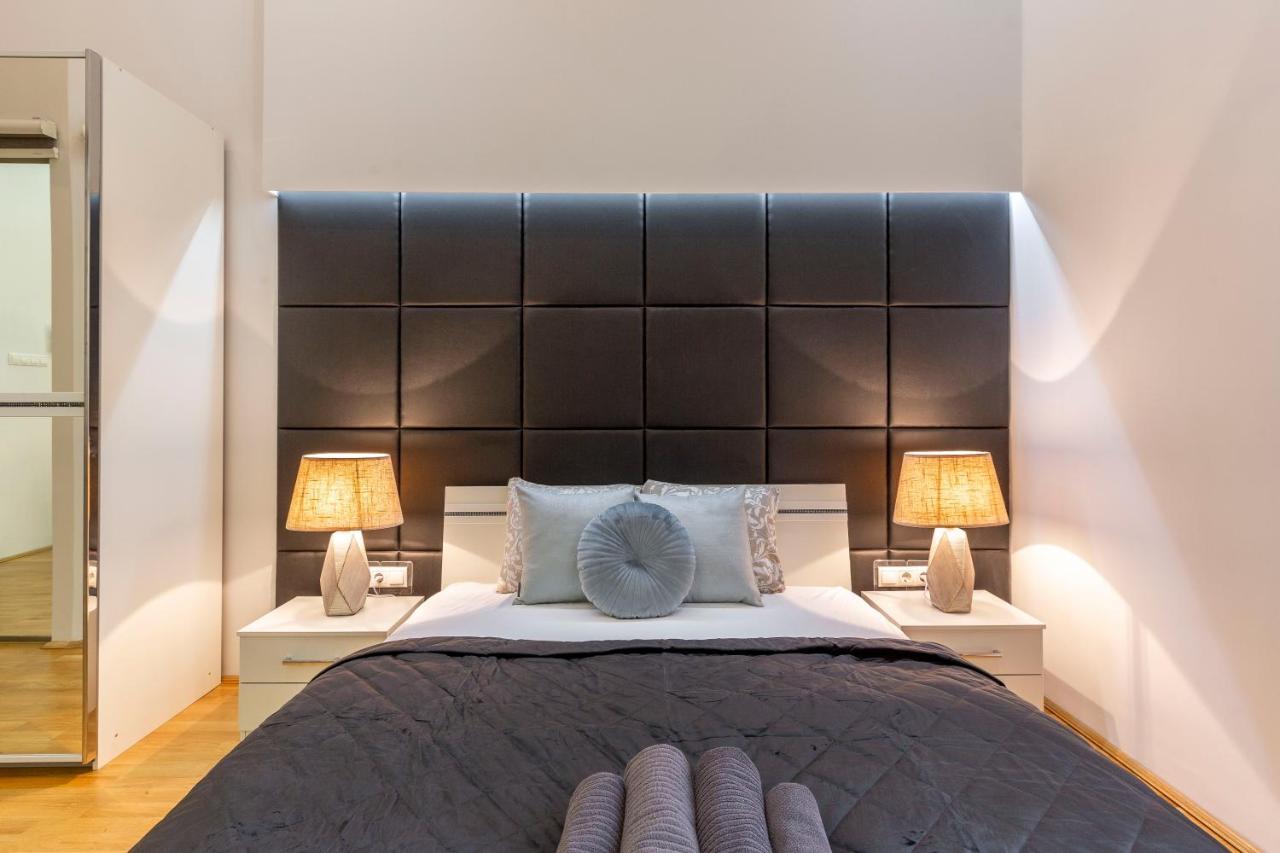 Apartment Luxurious & Spacious Downtown In Liszt Ferenc Square Budapest