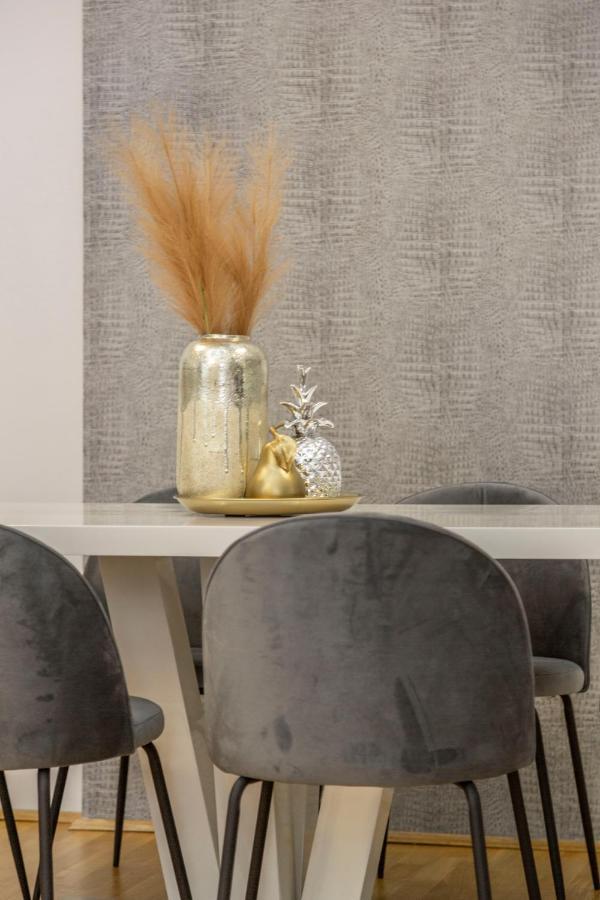 Apartment Luxurious & Spacious Downtown In Liszt Ferenc Square *
