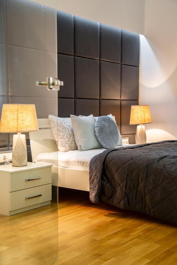 Luxurious & Spacious Downtown In Liszt Ferenc Square Apartment