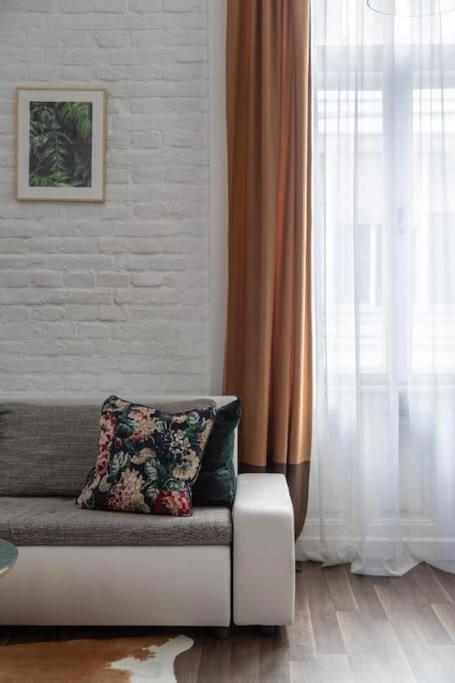 Chic, Captivating Space Near Opera House * Budapest
