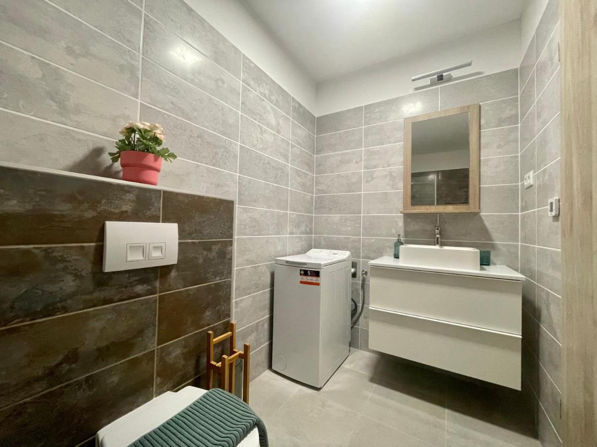 B147 Design Lux #freeparking Budapest