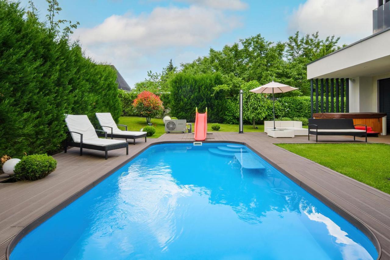 The Great Gatsby Villa Budapest