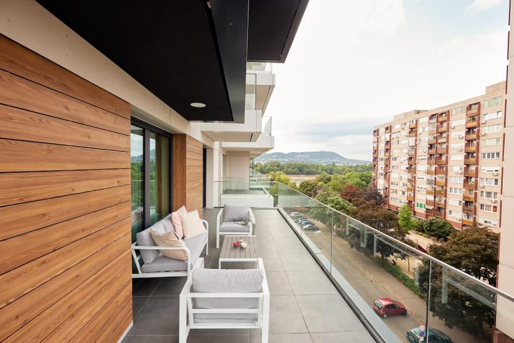Duna Pearl Terrace With Garage Lägenhet