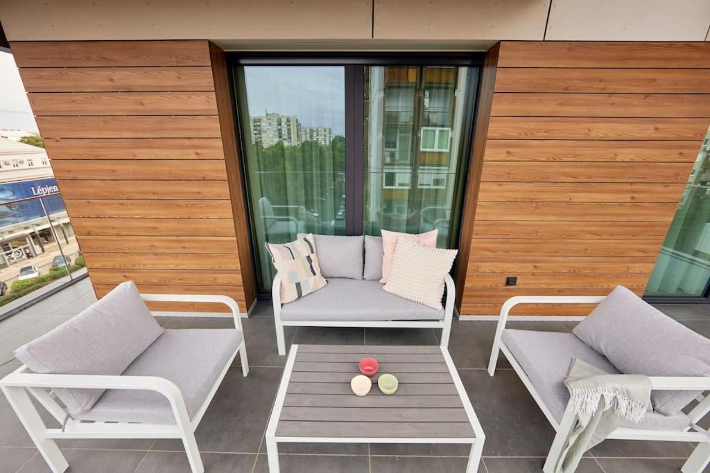Duna Pearl Terrace With Garage