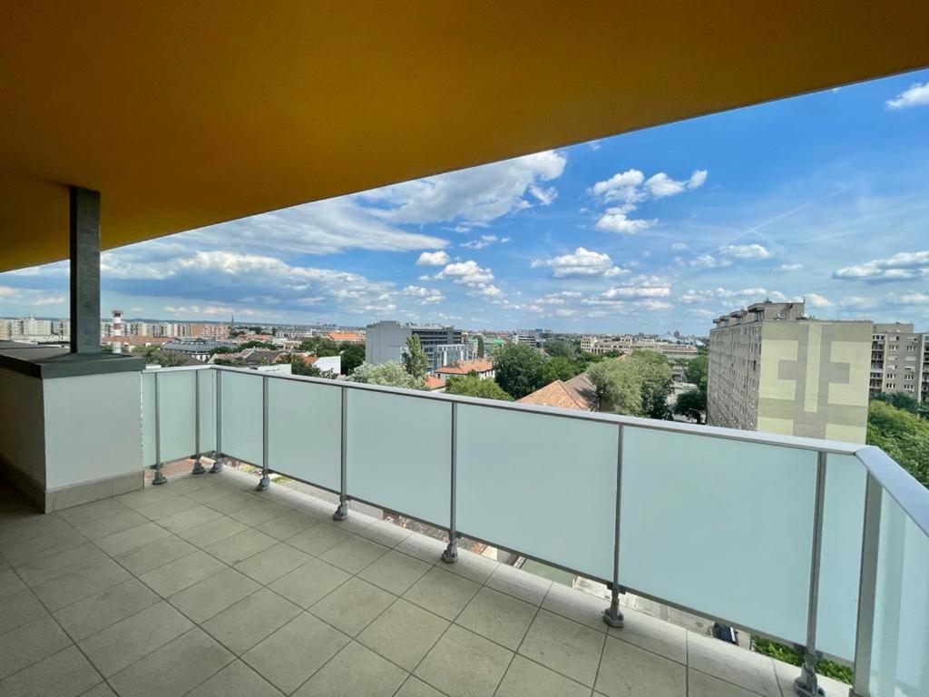 Penthouse Young #freeparking Apartament Budapeszt