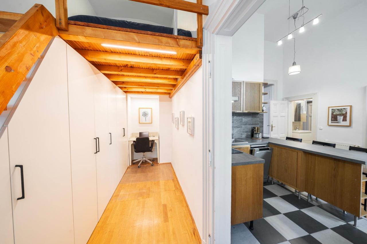 Shining Bright Two Bedroom Next To Andrassy Ave *