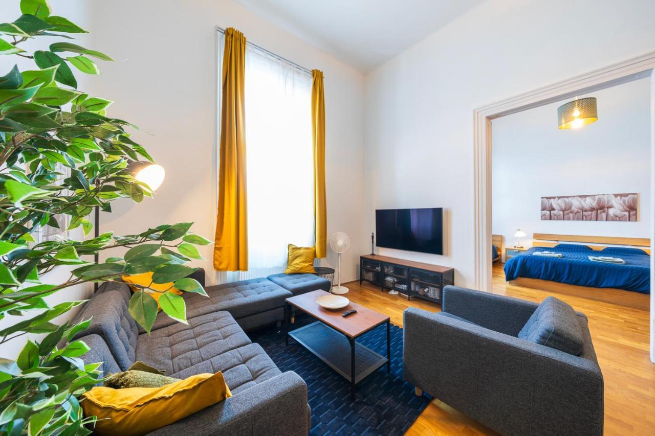 Shining Bright Two Bedroom Next To Andrassy Ave Apartamento