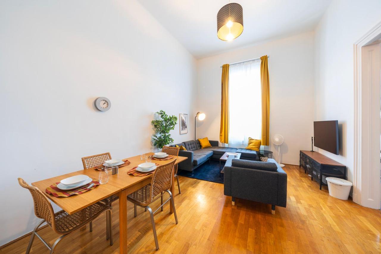 Shining Bright Two Bedroom Next To Andrassy Ave Apartamento