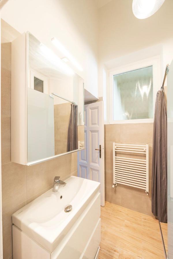 Shining Bright Two Bedroom Next To Andrassy Ave *