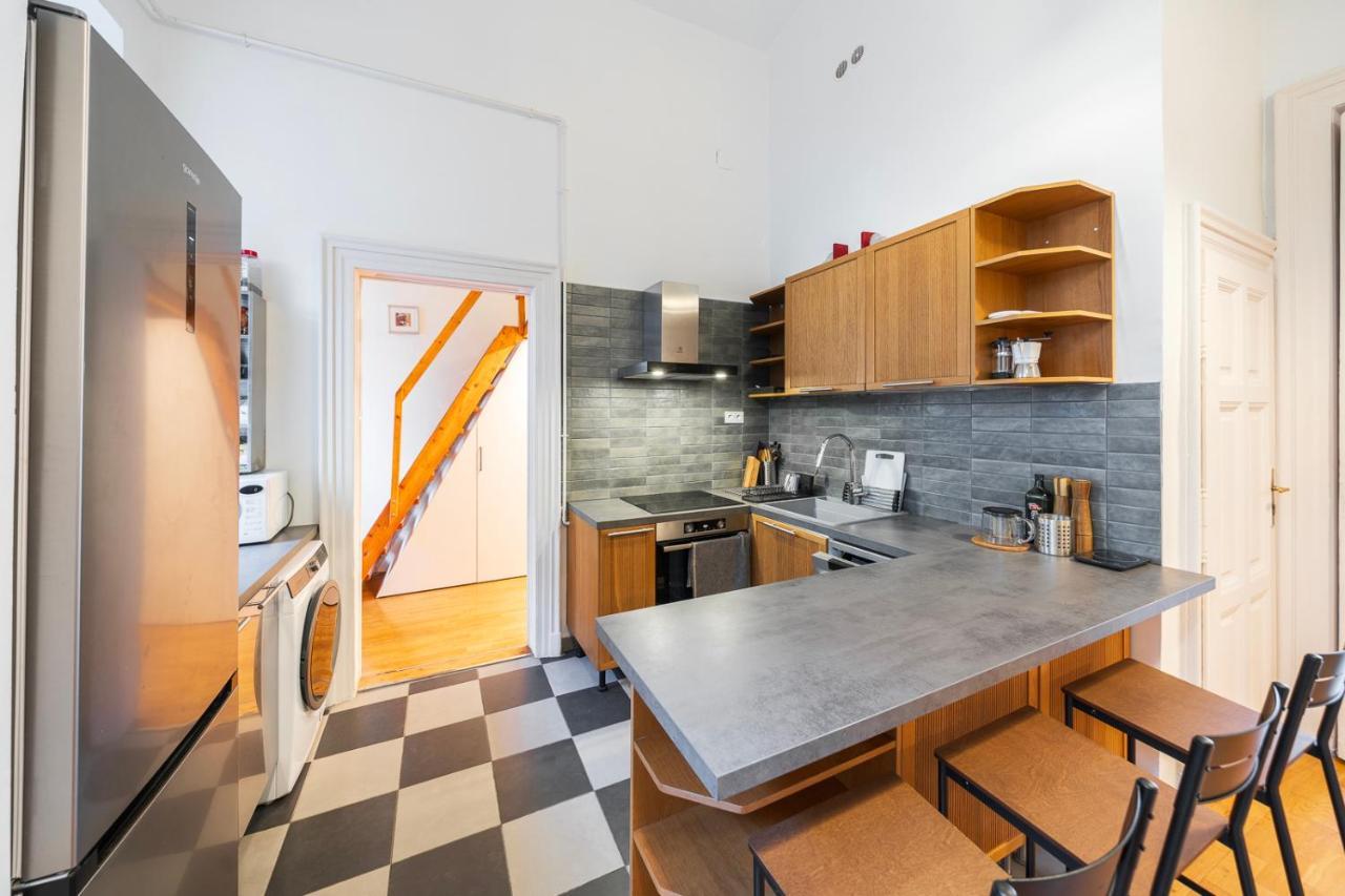 Shining Bright Two Bedroom Next To Andrassy Ave Apartamento