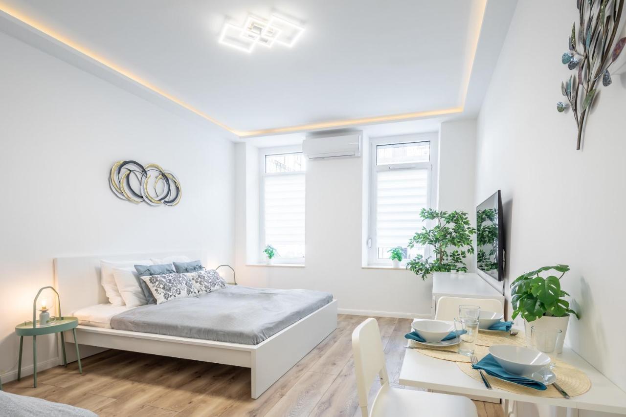 Modern In Downtown Area Apartman