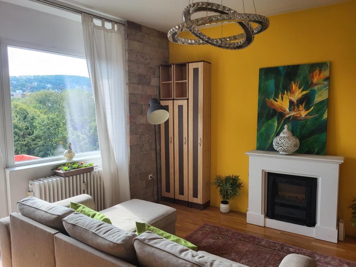 Sunny Panorama Flat Near Castle With Balcony Apartment