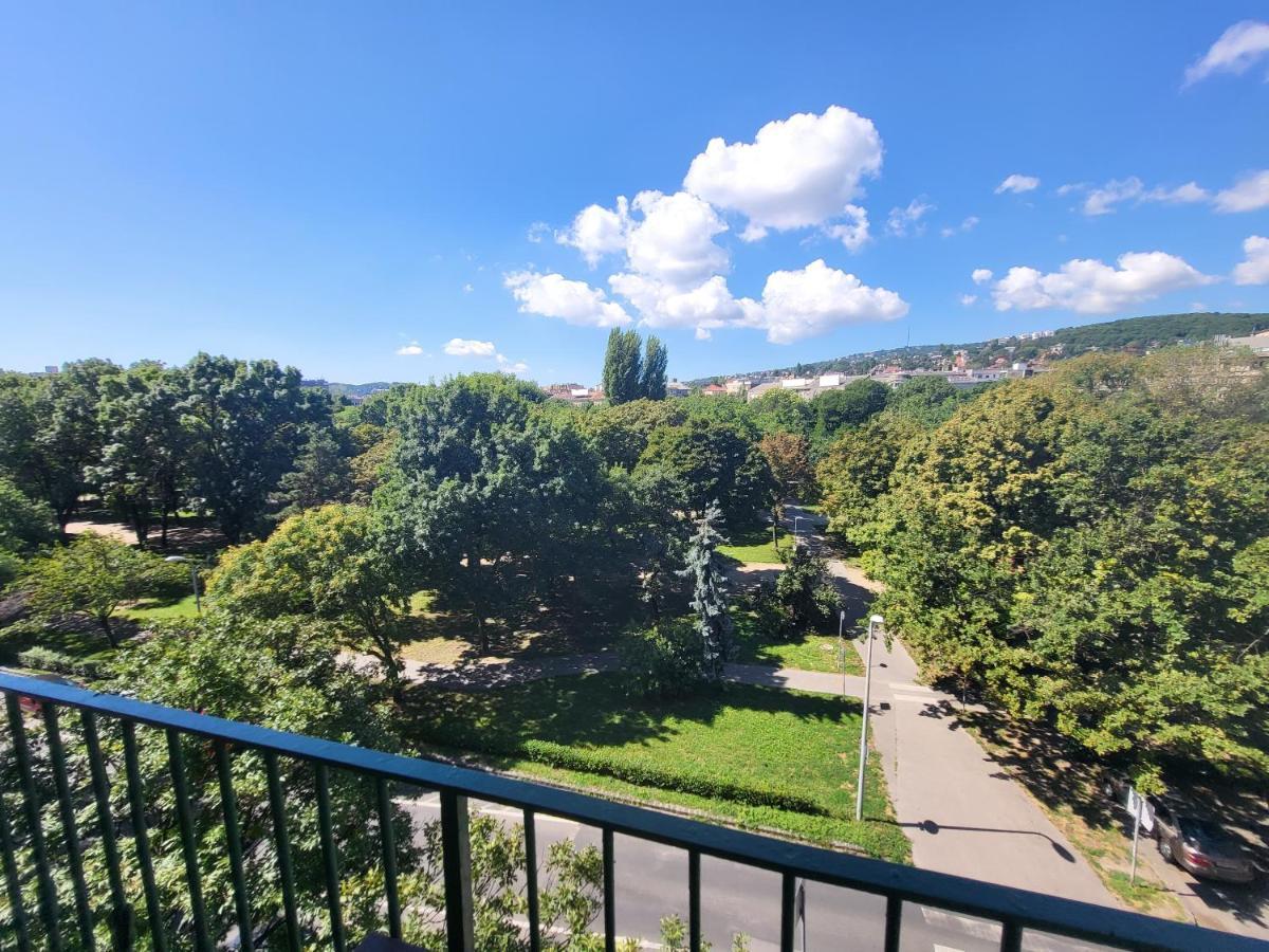 Apartment Sunny Panorama Flat Near Castle With Balcony