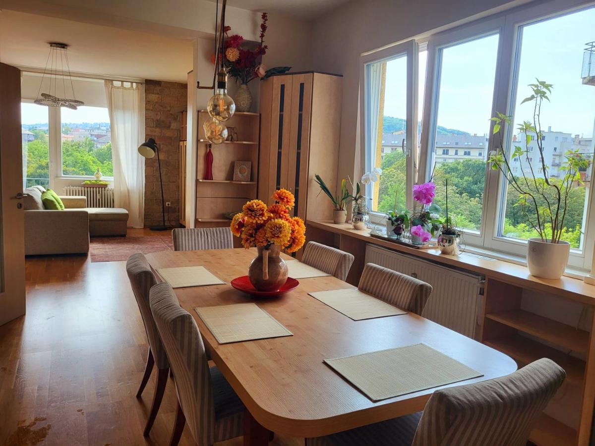 Apartment Sunny Panorama Flat Near Castle With Balcony
