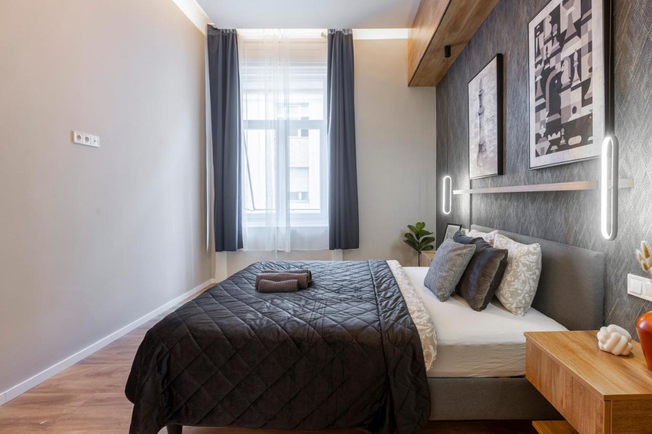Exclusive Dohany With Balcony Next To The New York Cafe