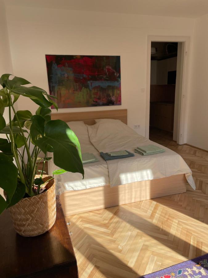 5 Budapest