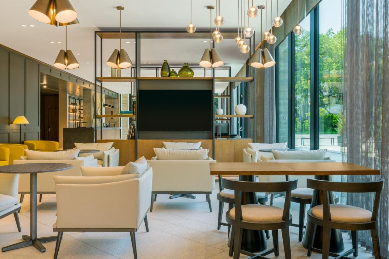 Four Points By Sheraton Danube Hotel