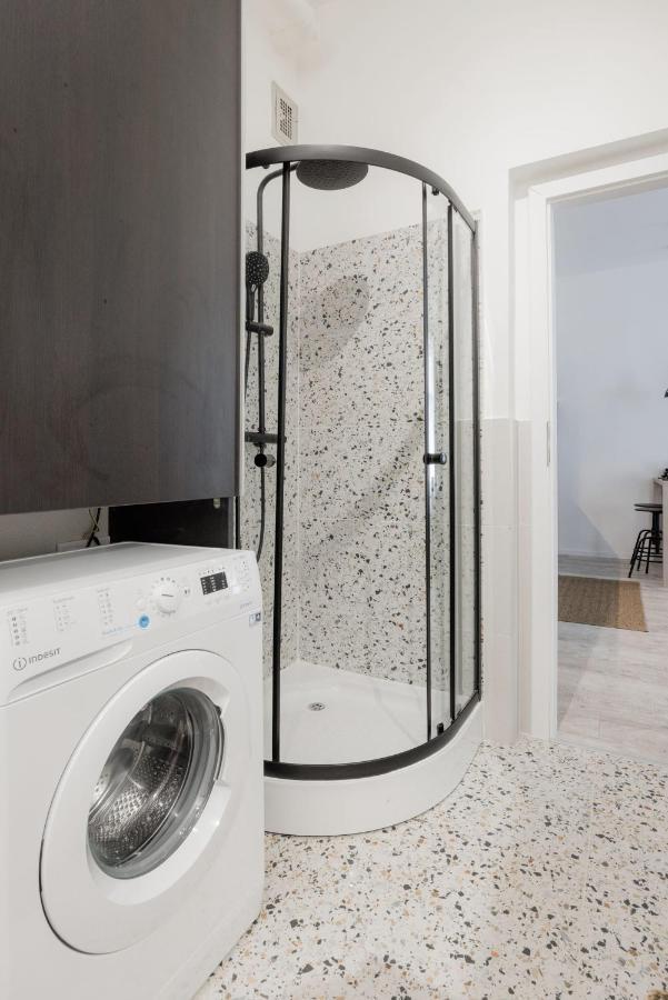 Two-bedroom Next To Music Academy Appartamento *