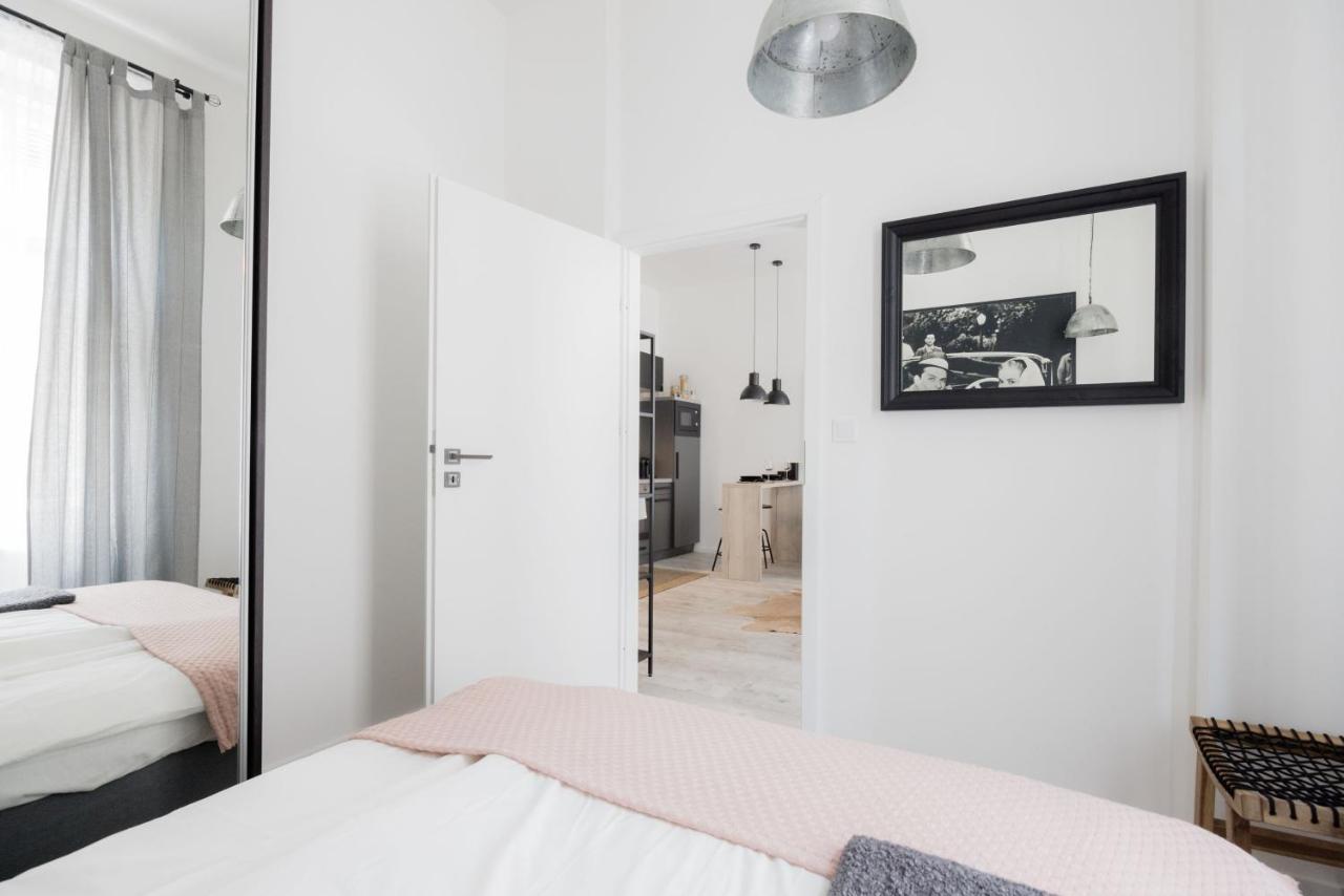 Two-bedroom Next To Music Academy Appartamento *
