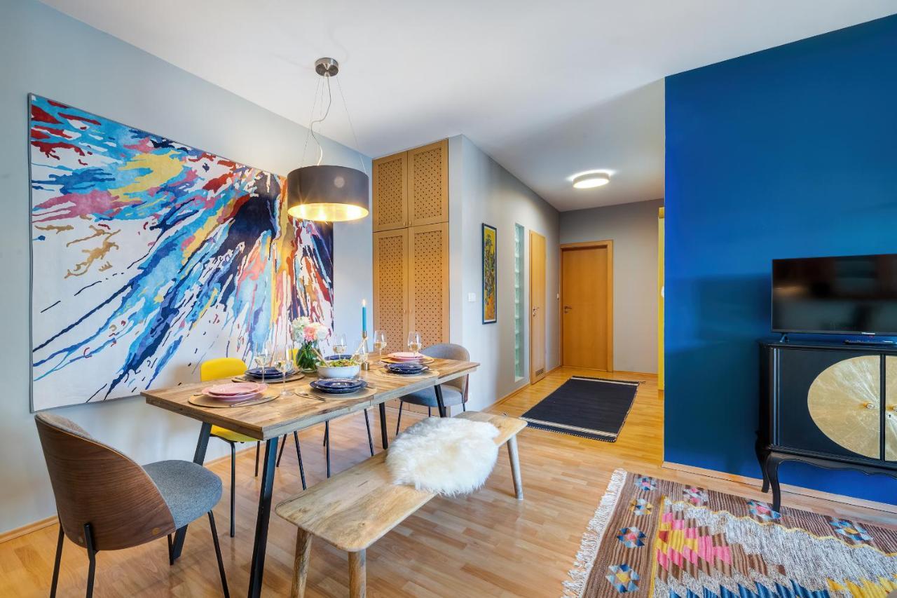 Stylish And Colorful With Balcony Budapest