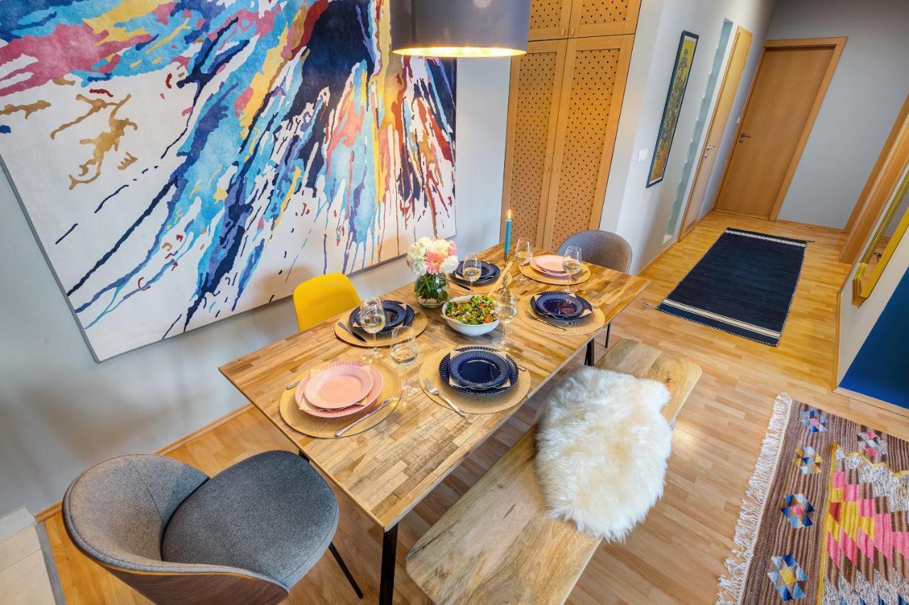 Stylish And Colorful With Balcony Budapest