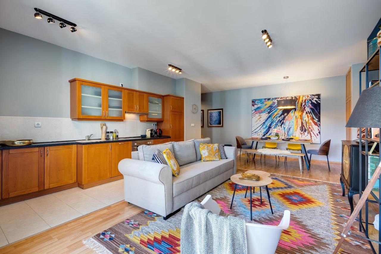 Stylish And Colorful With Balcony * Budapest