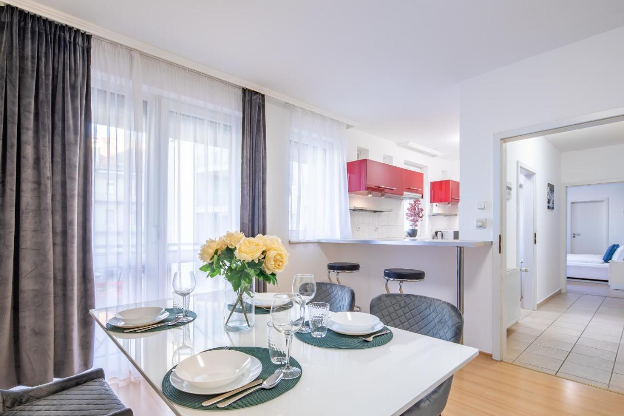 Two Bedrooms With Free Garage In The Downtown Apartment Budapest