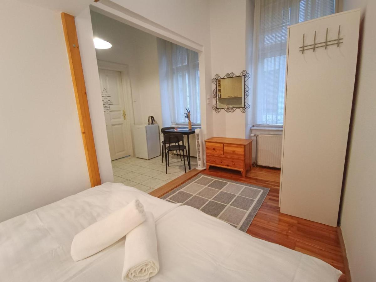 R172 Elitehost Raday Studio Appartement *