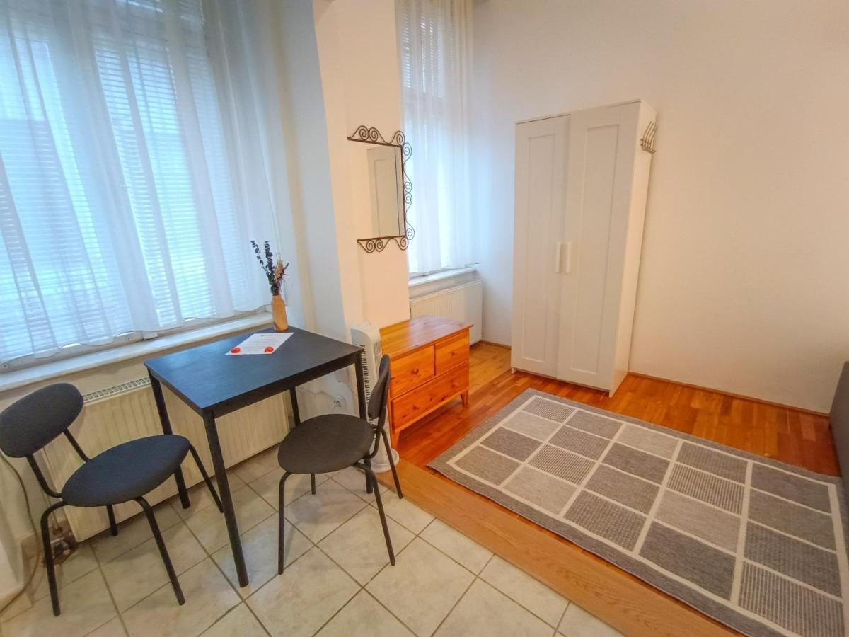 Appartement R172 Elitehost Raday Studio *
