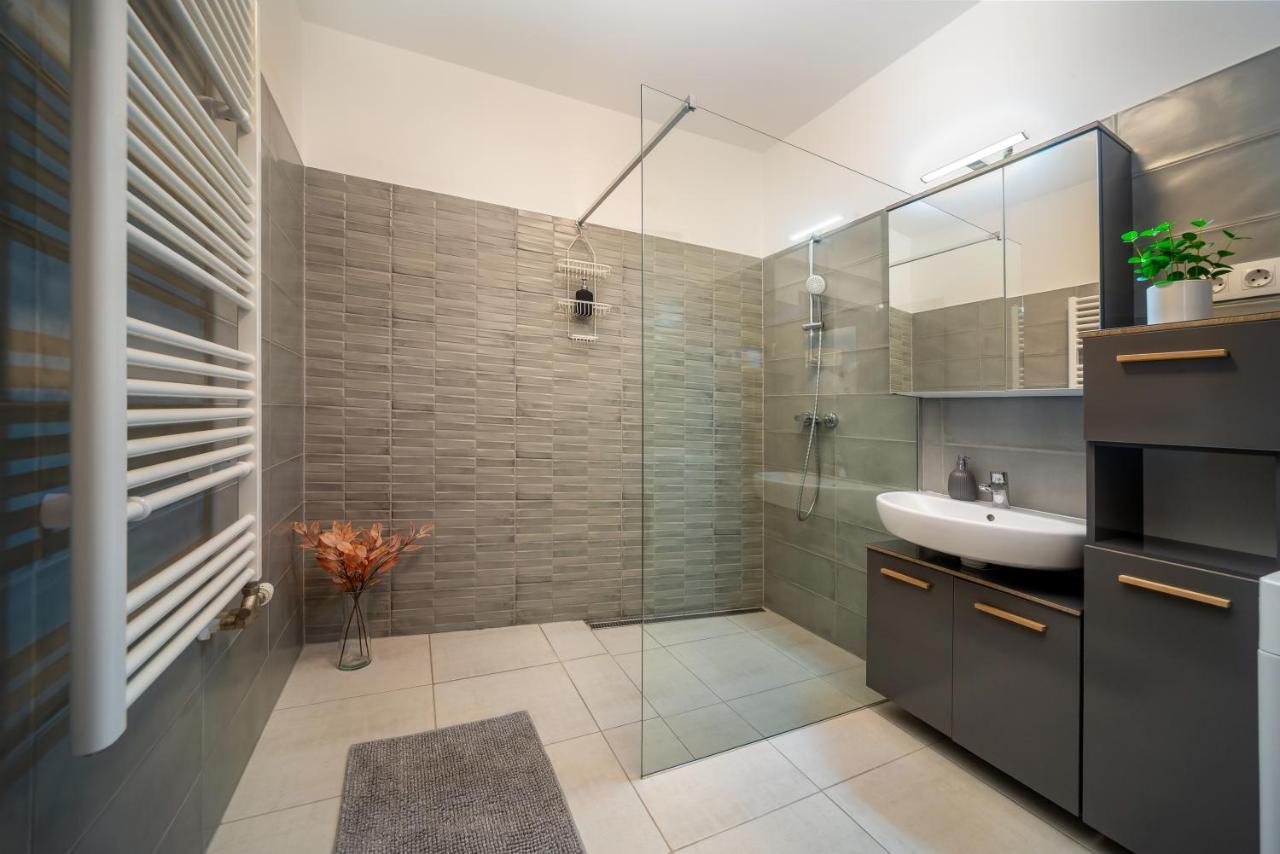 Grace Pine 2 Apartamento Budapest