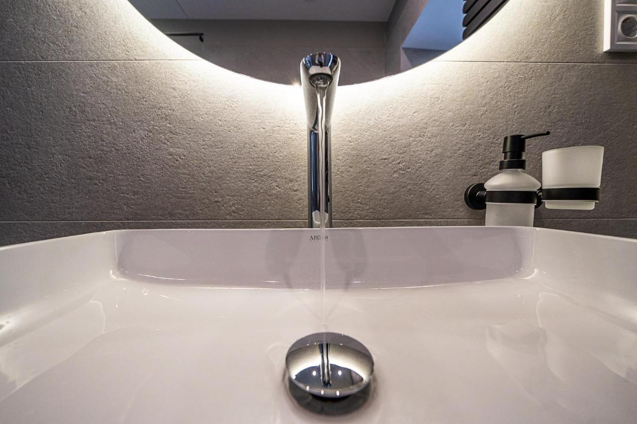 Karoly Boutique Suites, Location By Bqa
