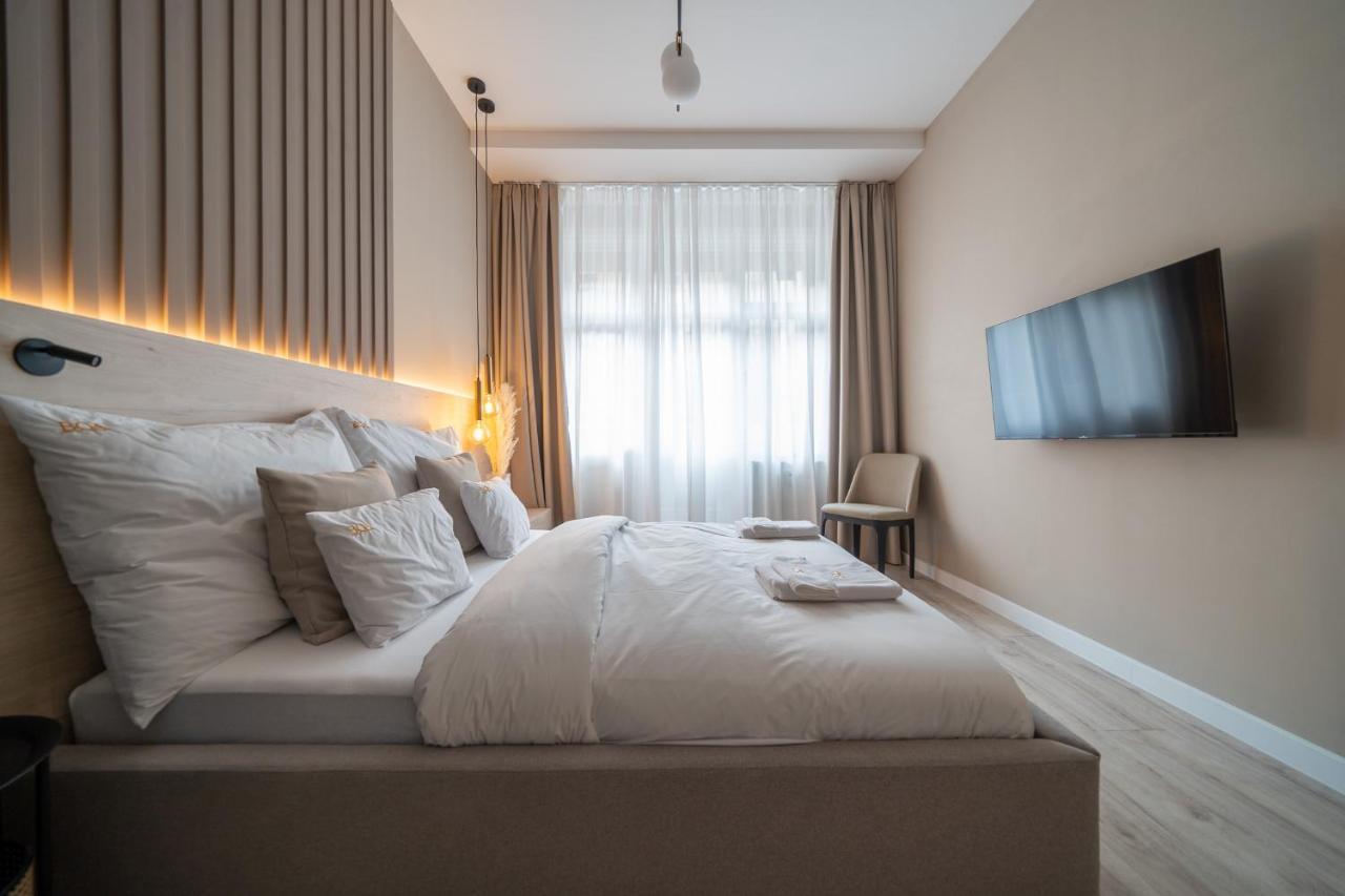 Hotel Karoly Boutique Suites, Location By Bqa